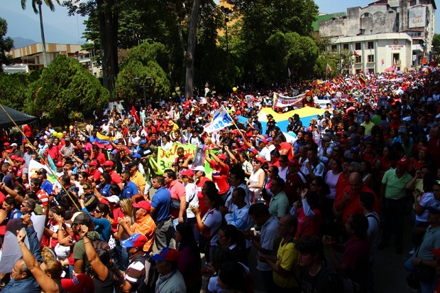 Ceasefire - Thousands of Chavistas marched through central Merida - Ryan Mallett-Outtrim -Venezuelanalysis