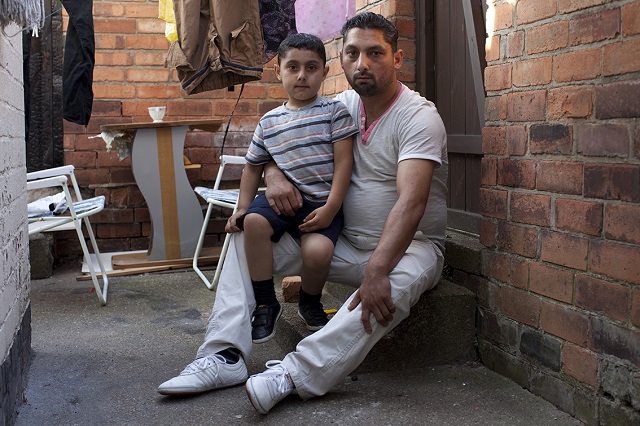 Father with son © Mahtab Hussain - The Commonality of Strangers 2014